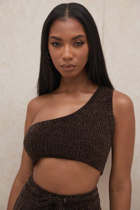 House of CB Kleidung Z26T782 Charlie Chocolate Chenille One-Shoulder-Crop-Top