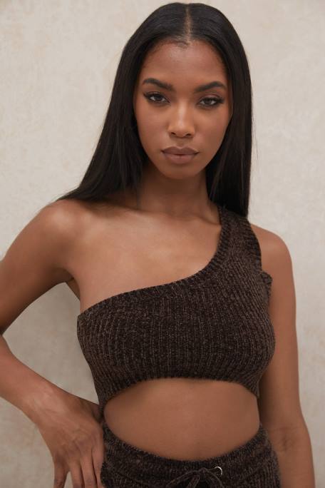 House of CB Kleidung Z26T782 Charlie Chocolate Chenille One-Shoulder-Crop-Top